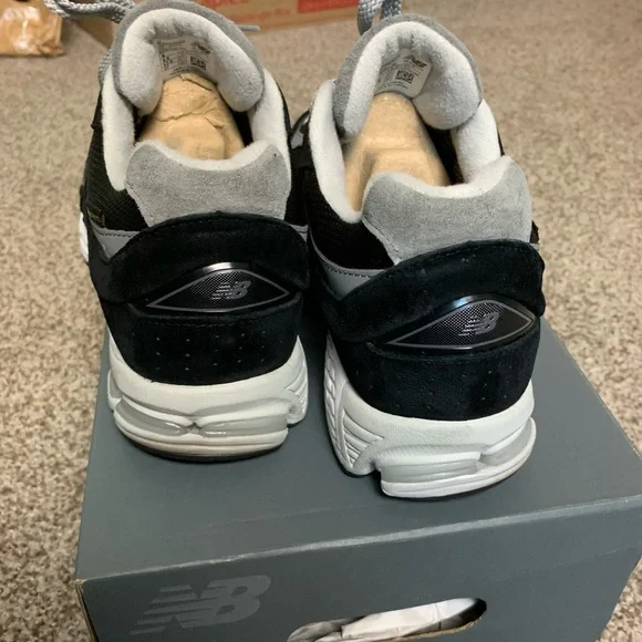 New Balance 2002r Gore-tex size 9 - Picture 5 of 8